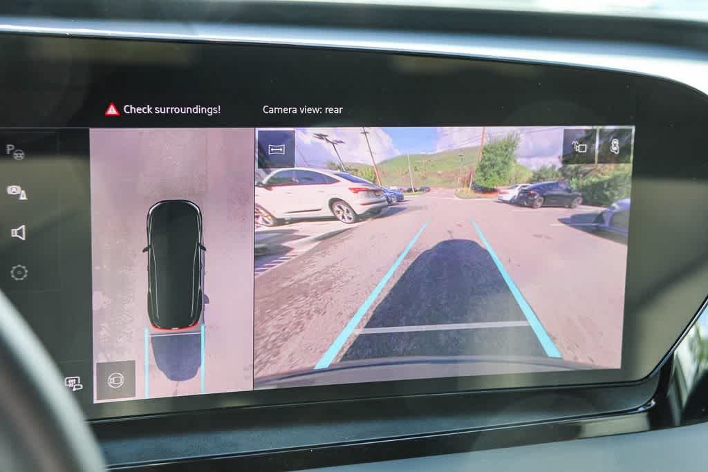 Thumbnail: 2025 Audi Q6 e-tron - 21