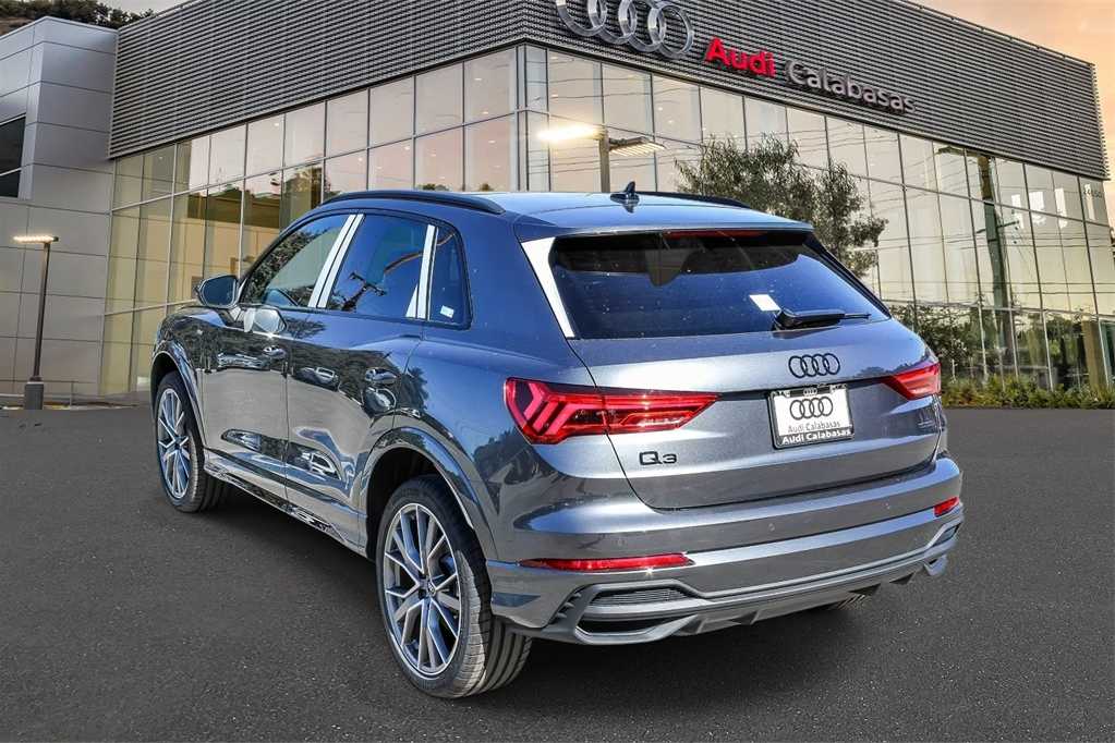 Thumbnail: 2025 Audi Q3 - 2