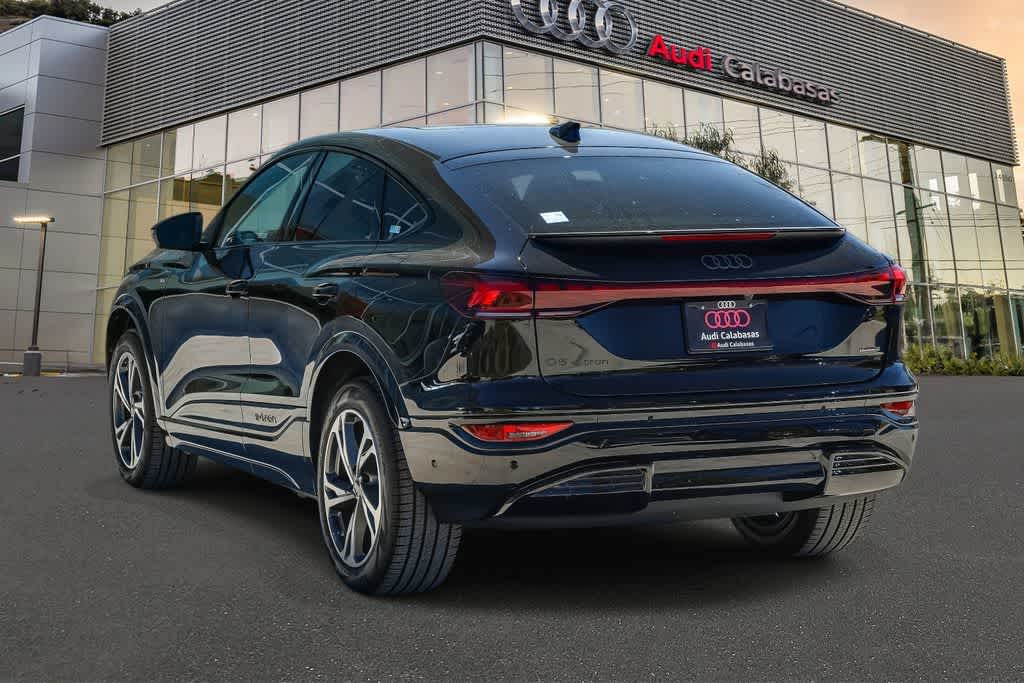 Thumbnail: 2027 Audi Q6 e-tron - 6
