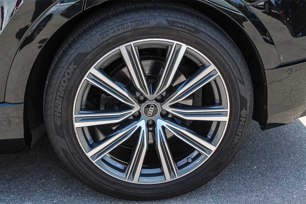 Thumbnail: 2022 Audi SQ8 - 11