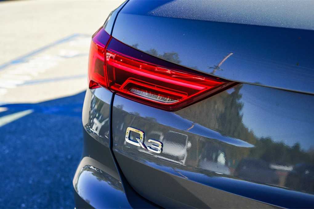 Thumbnail: 2025 Audi Q3 - 9