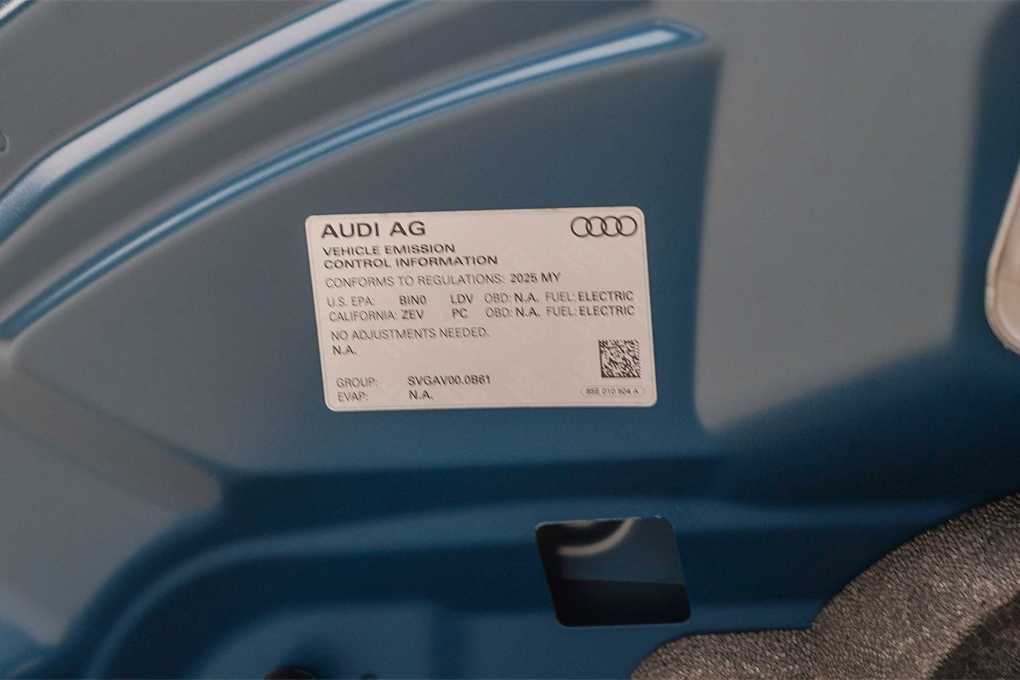 Thumbnail: 2025 Audi e-tron - 29