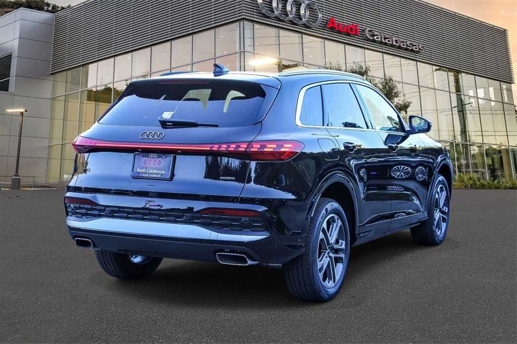 Thumbnail: 2025 Audi Q5 - 4
