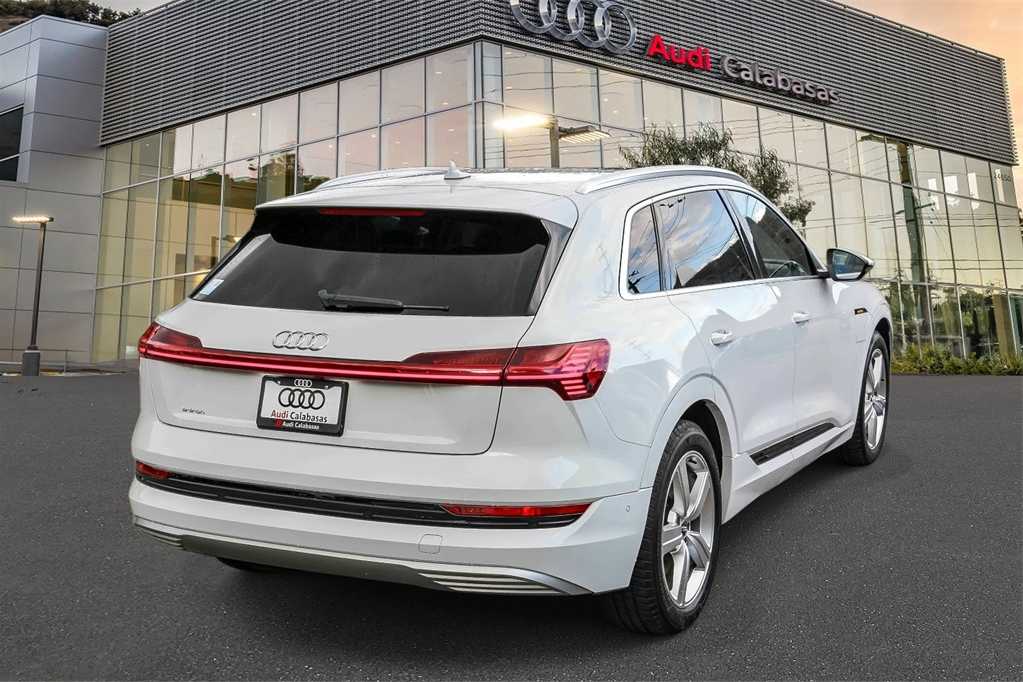 Thumbnail: 2019 Audi e-tron - 4