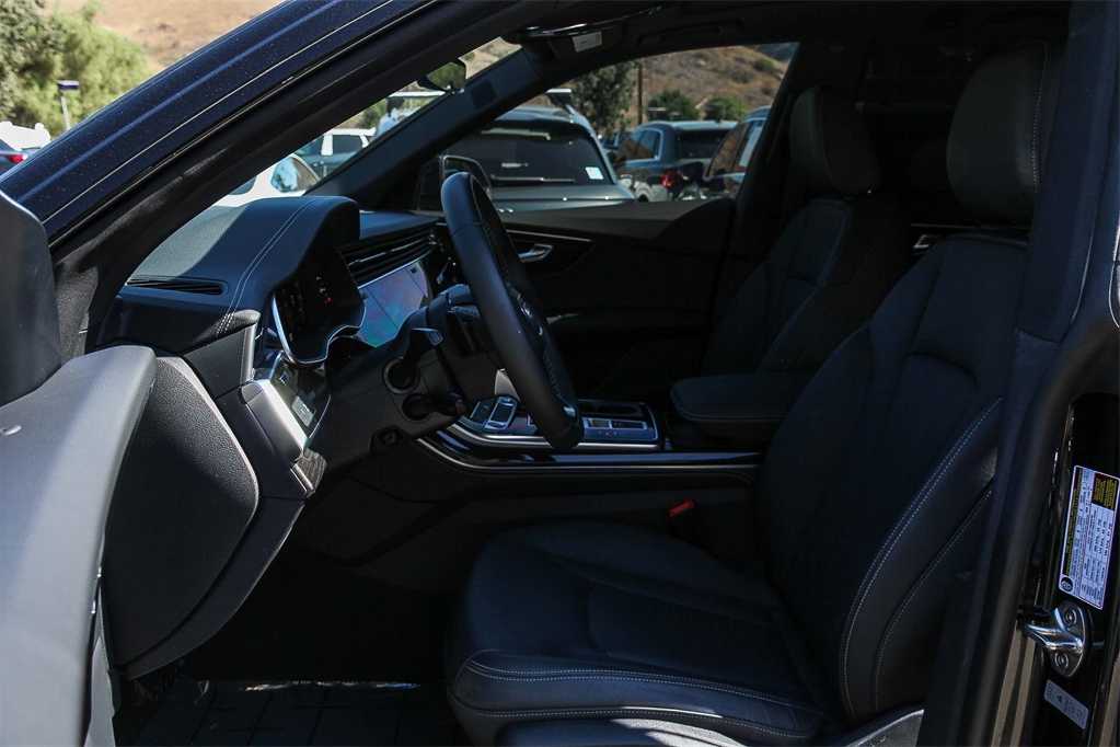 Thumbnail: 2025 Audi Q8 - 17