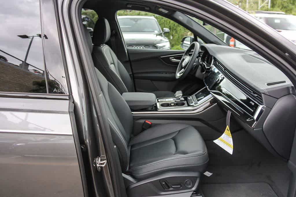 Thumbnail: 2026 Audi Q7 - 11