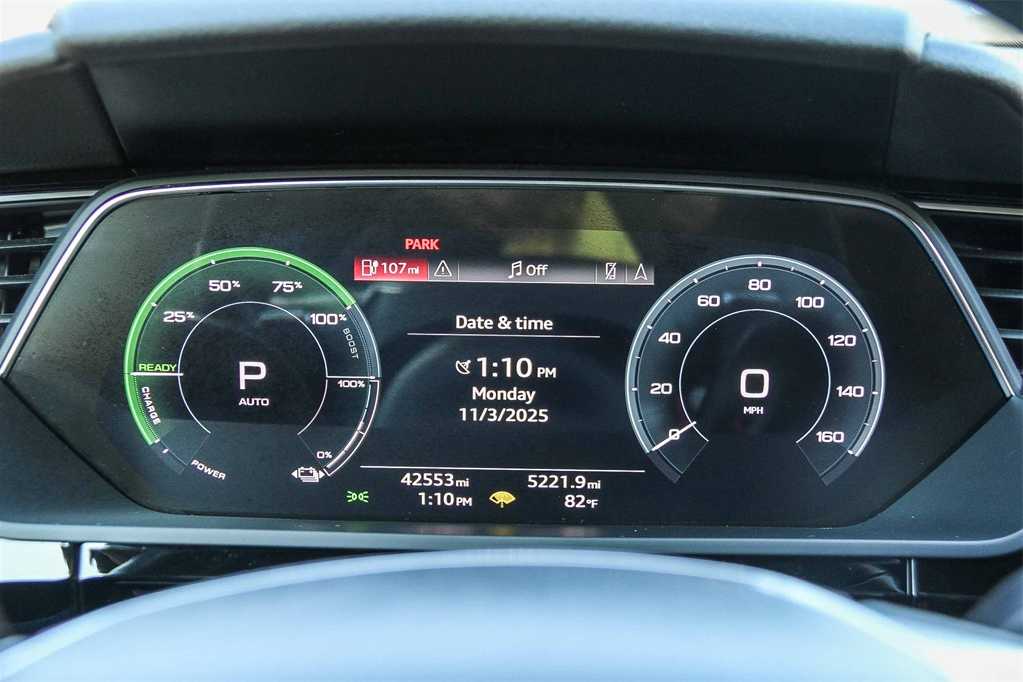 Thumbnail: 2022 Audi e-tron - 24