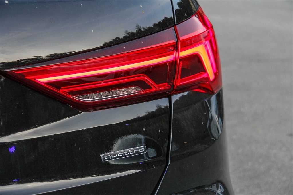 Thumbnail: 2025 Audi Q3 - 11