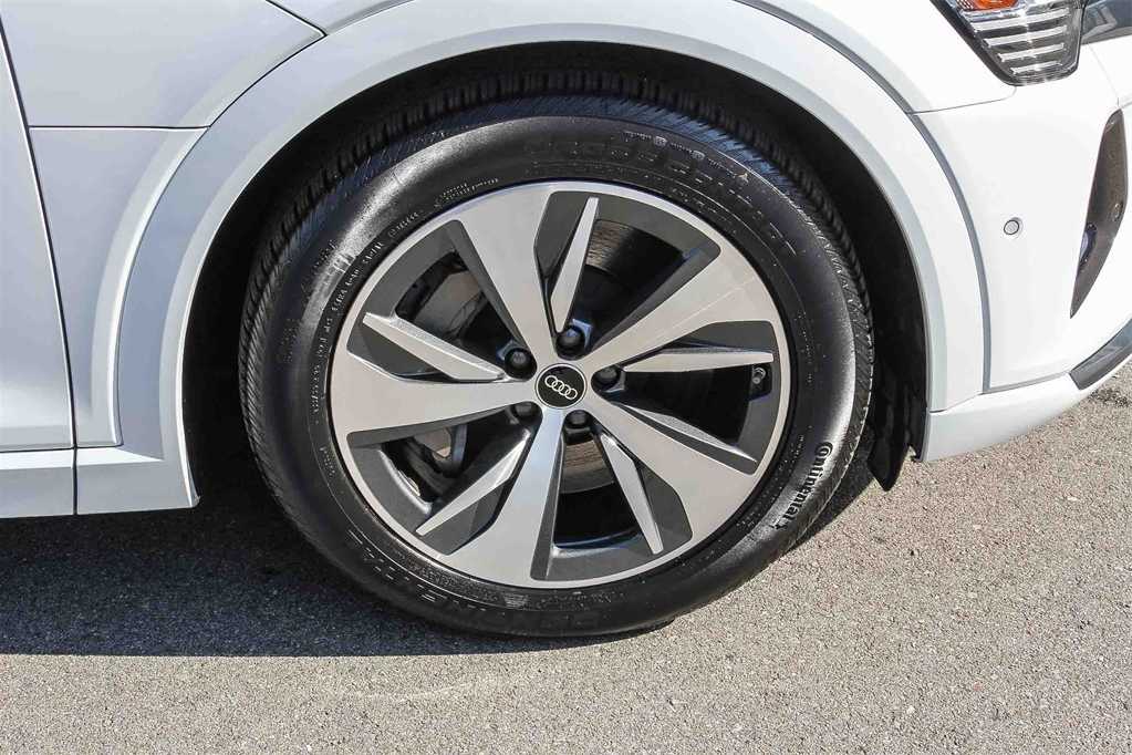 Thumbnail: 2024 Audi Q8 e-tron - 9