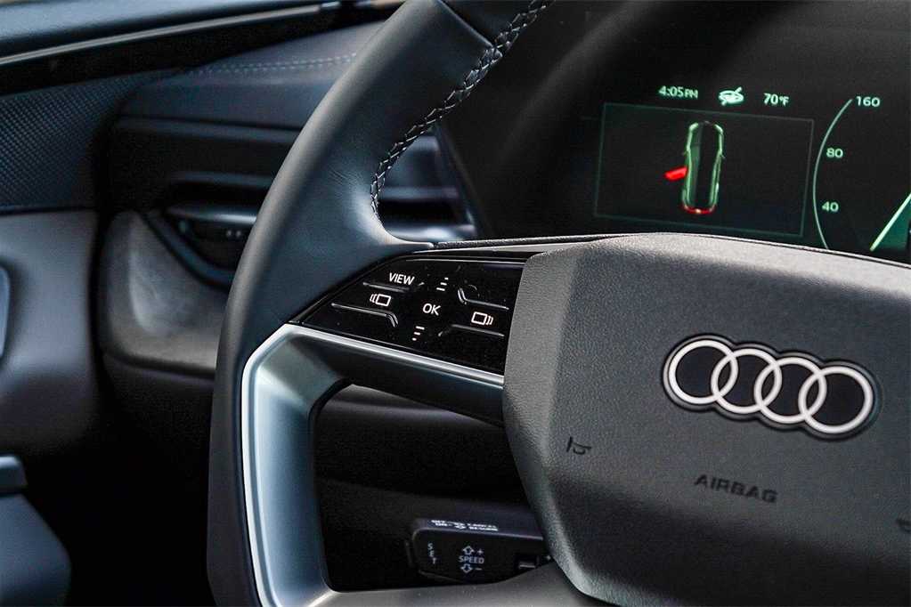 Thumbnail: 2025 Audi Q5 - 16