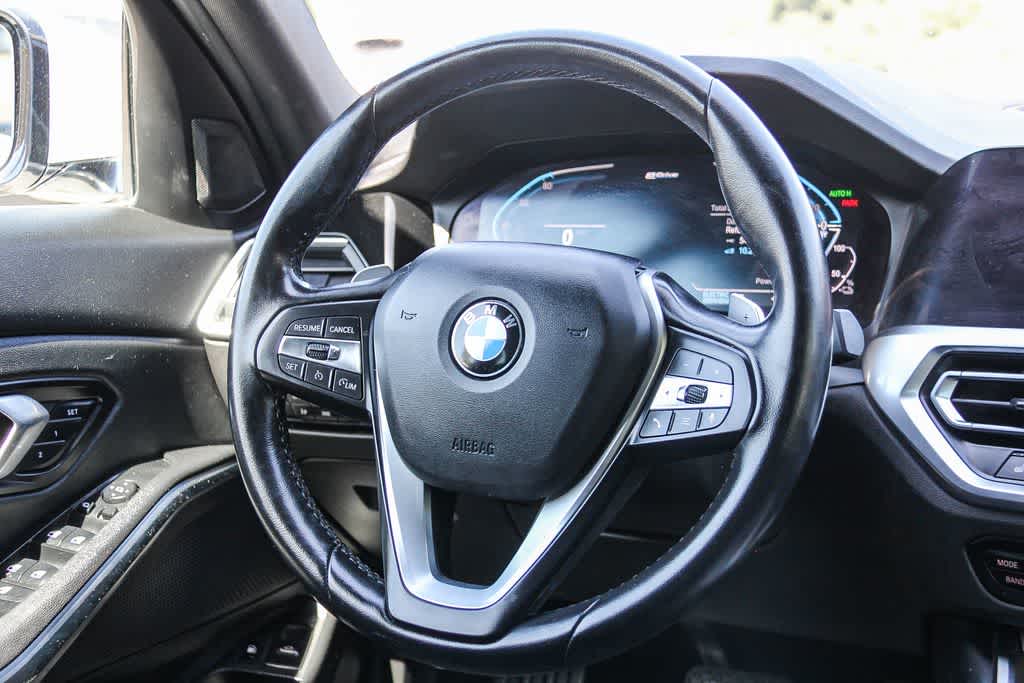 Thumbnail: 2021 BMW 3 Series - 16