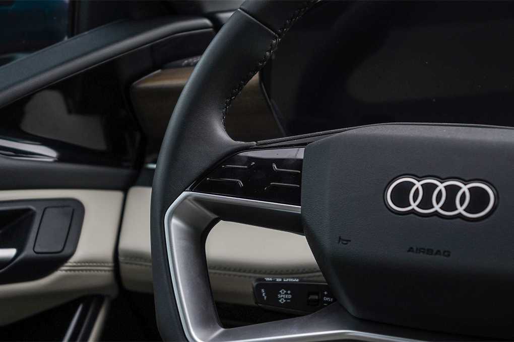 Thumbnail: 2025 Audi e-tron - 16