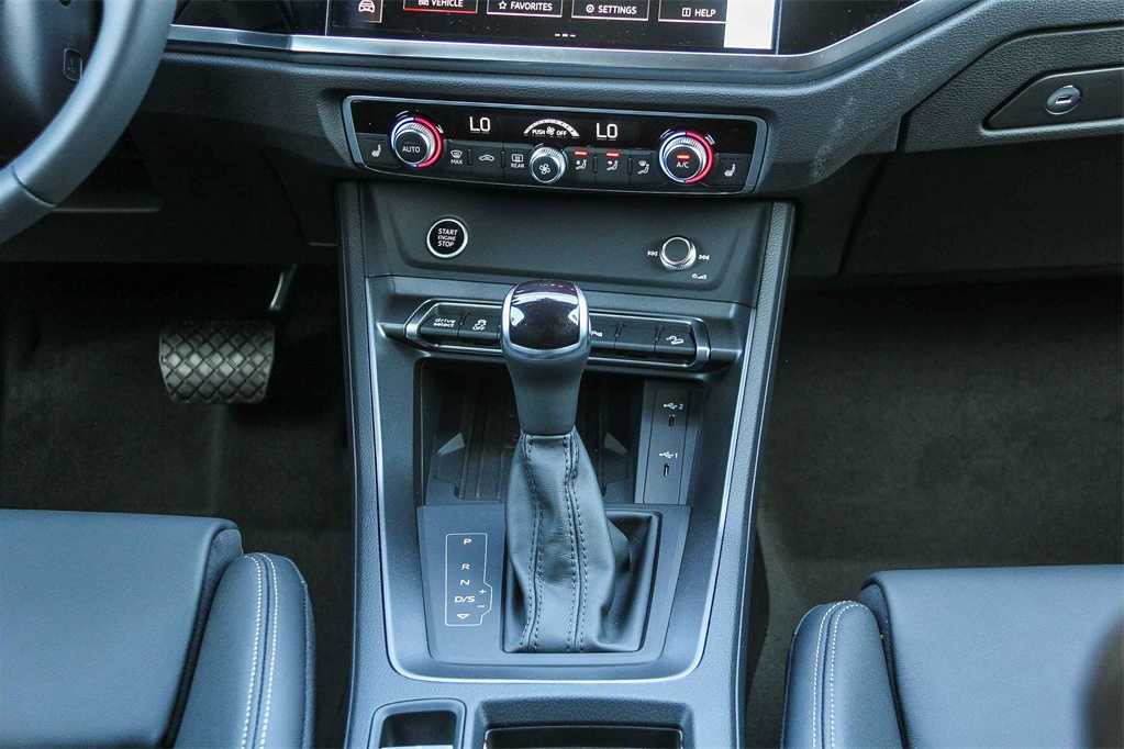 Thumbnail: 2025 Audi Q3 - 14