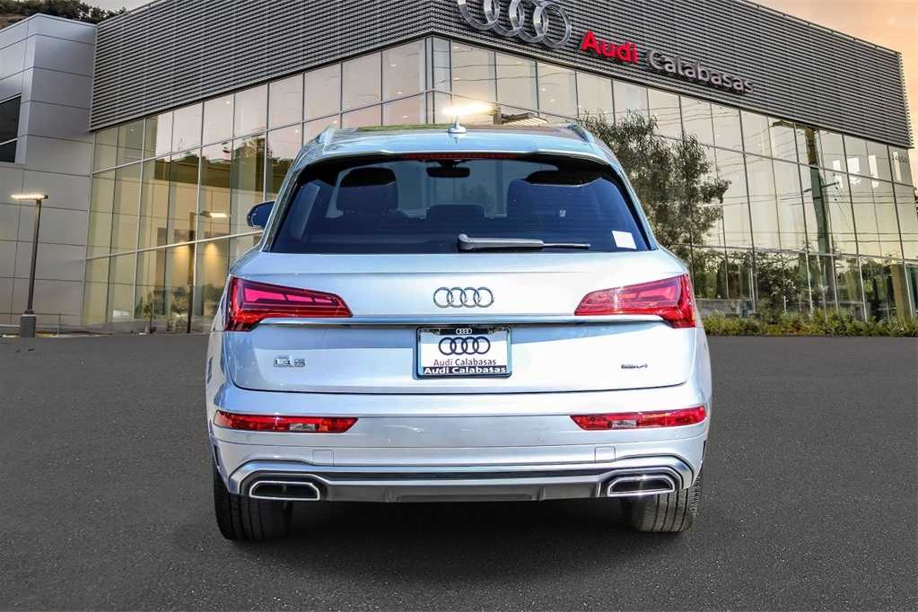 Thumbnail: 2023 Audi Q5 - 3