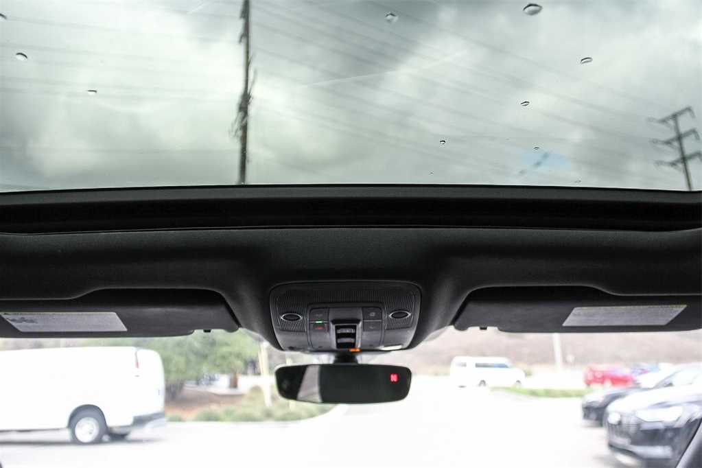 Thumbnail: 2022 Audi Q3 - 12