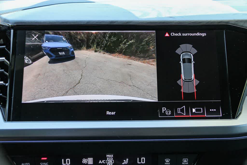 Thumbnail: 2023 Audi Q4 e-tron - 22