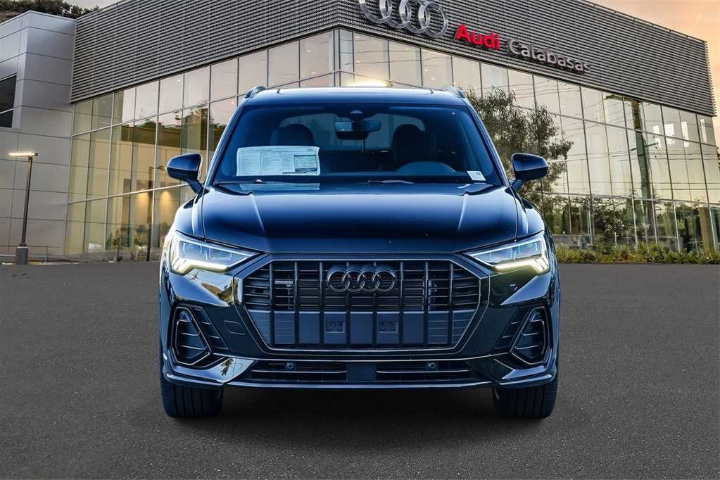 Thumbnail: 2025 Audi Q3 - 2