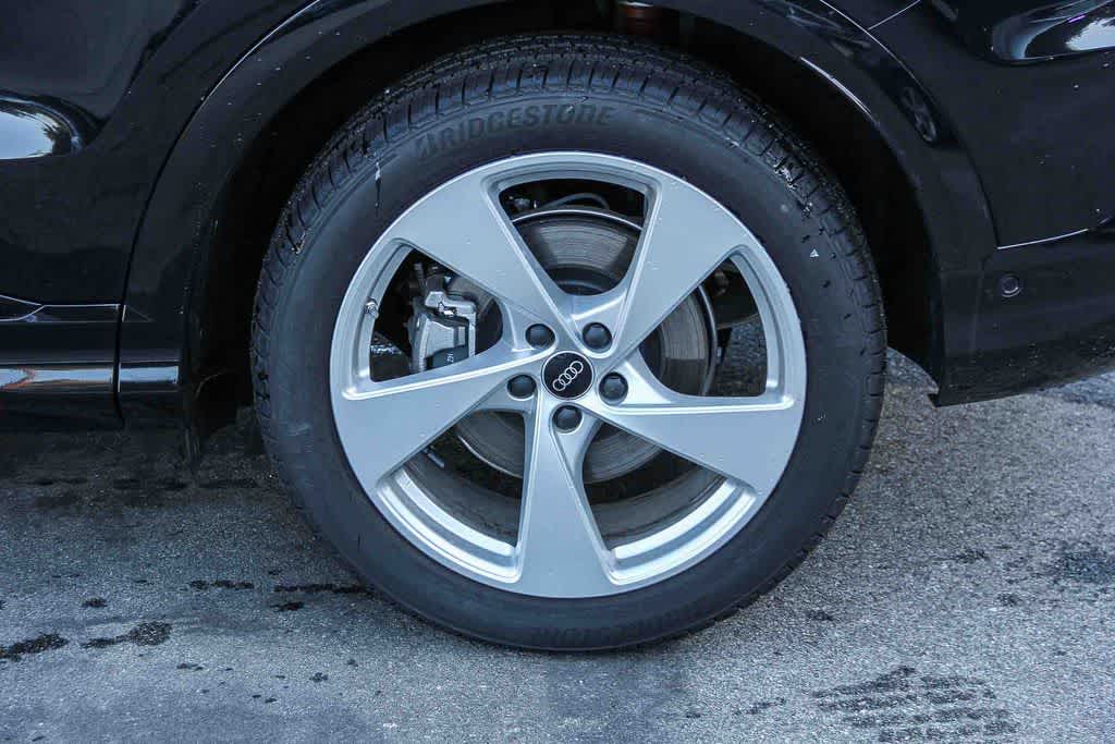 Thumbnail: 2025 Audi Q5 - 10