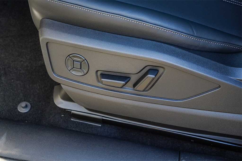 Thumbnail: 2025 Audi Q5 - 24