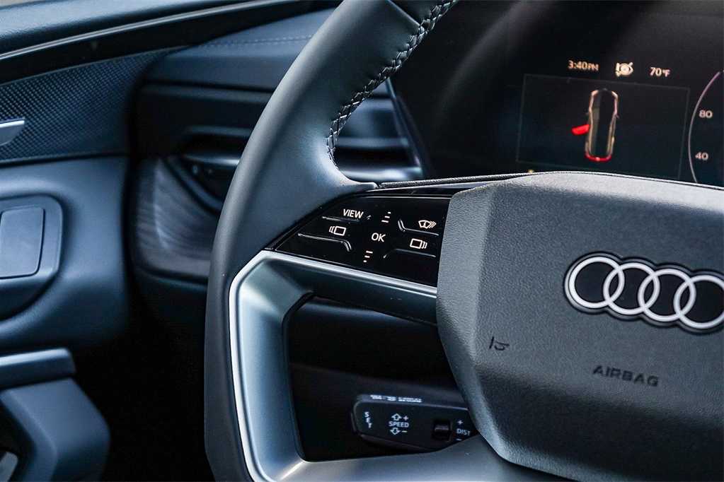 Thumbnail: 2025 Audi Q5 - 16