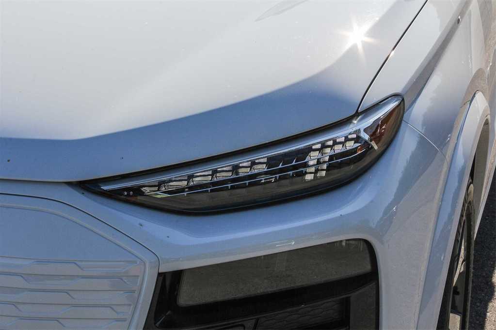 Thumbnail: 2025 Audi Q6 e-tron - 7