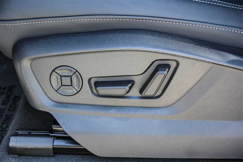 Thumbnail: 2026 Audi Q8 - 21