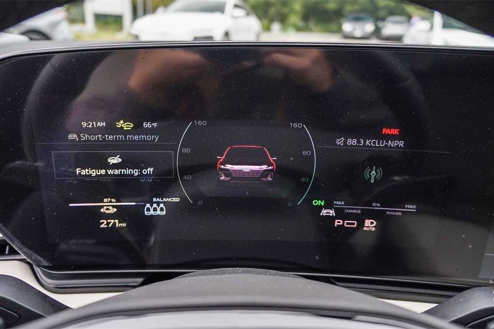 Thumbnail: 2025 Audi e-tron - 25