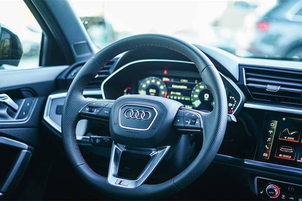 Thumbnail: 2025 Audi Q3 - 15