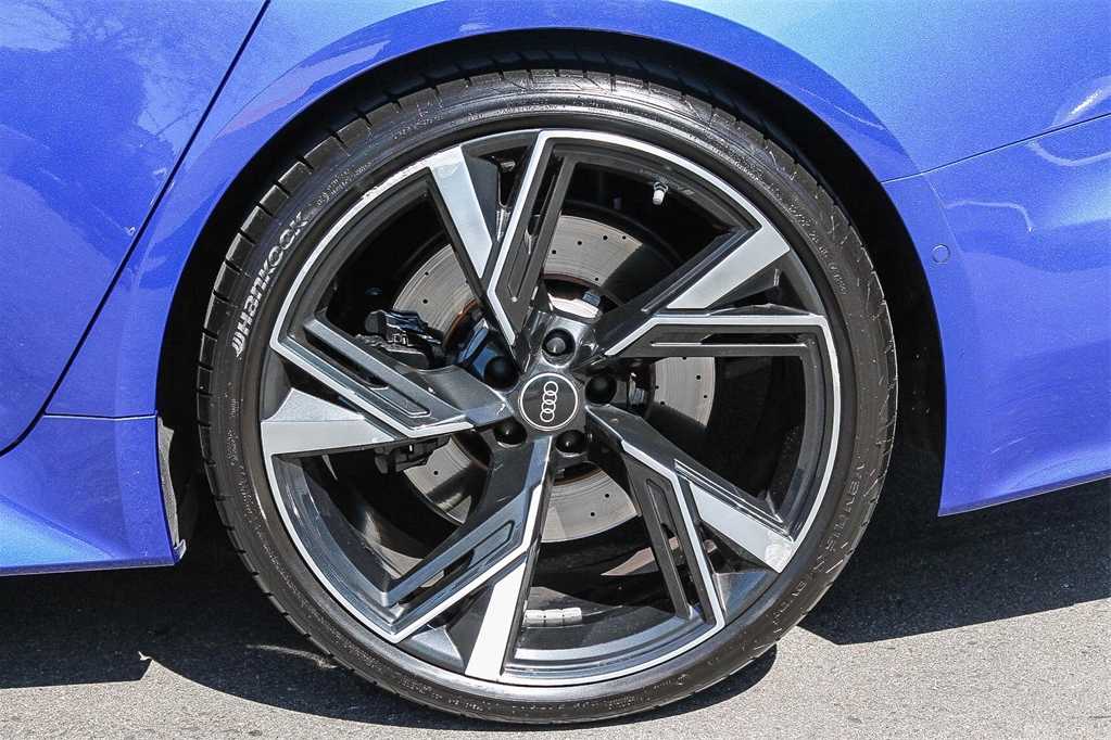 Thumbnail: 2022 Audi RS 6 - 11