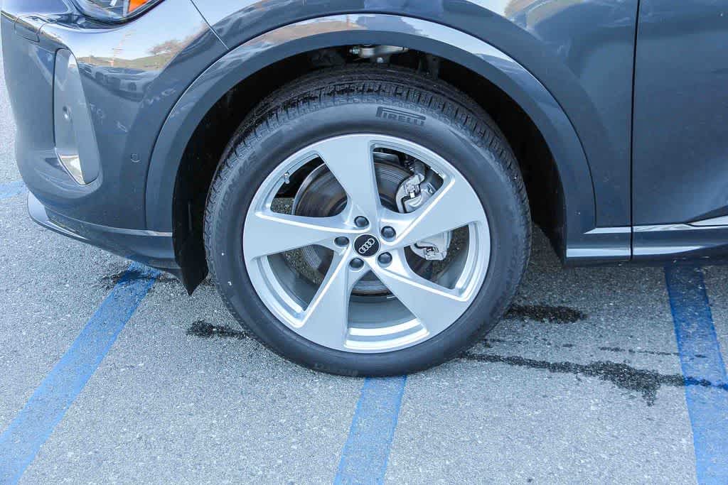 Thumbnail: 2025 Audi Q5 - 9