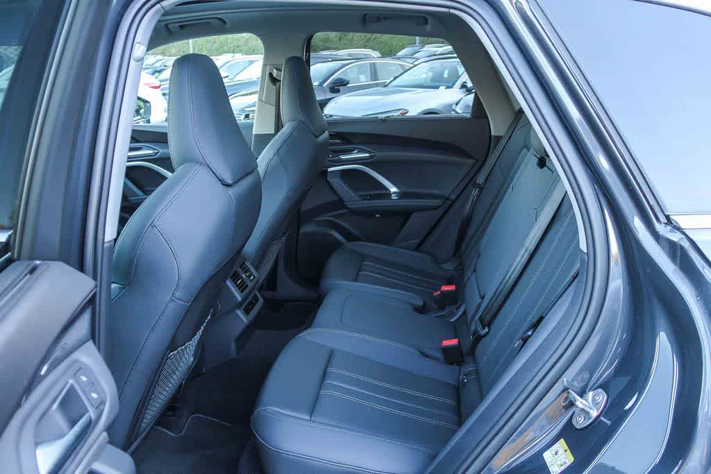 Thumbnail: 2025 Audi Q5 - 17