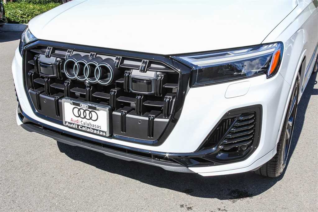Thumbnail: 2025 Audi Q7 - 8