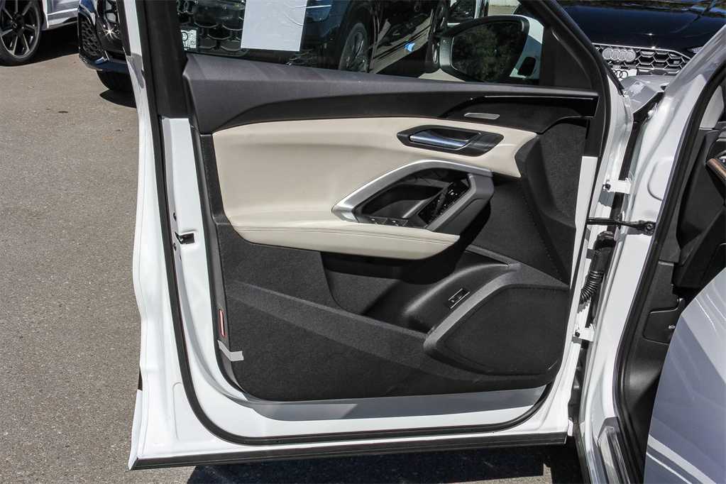 Thumbnail: 2025 Audi Q5 - 22