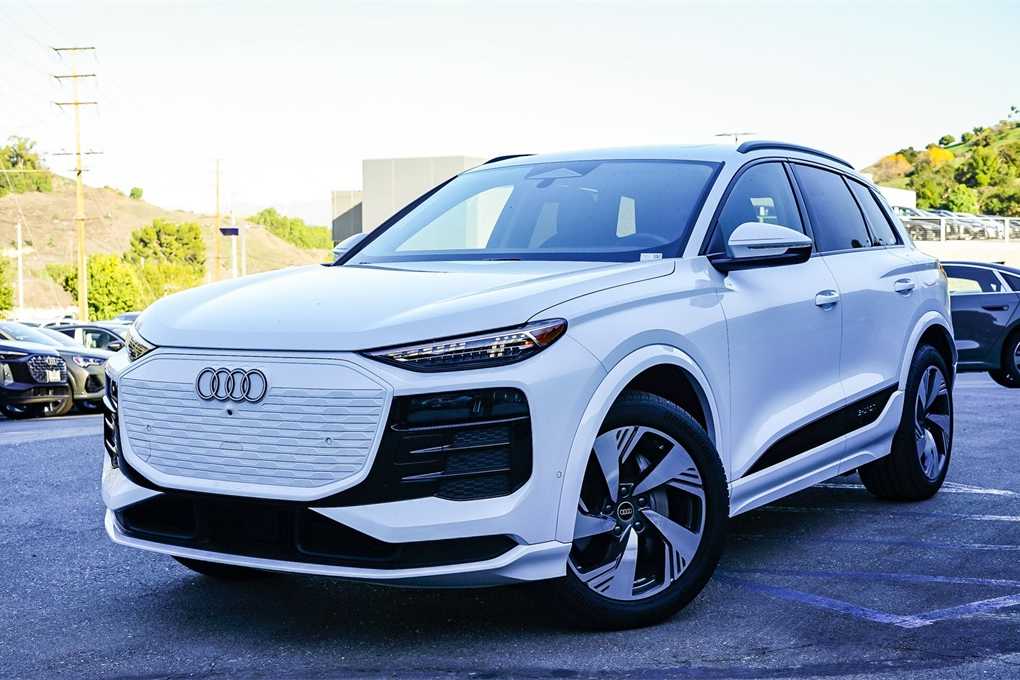 Thumbnail: 2025 Audi Q6 e-tron - 1
