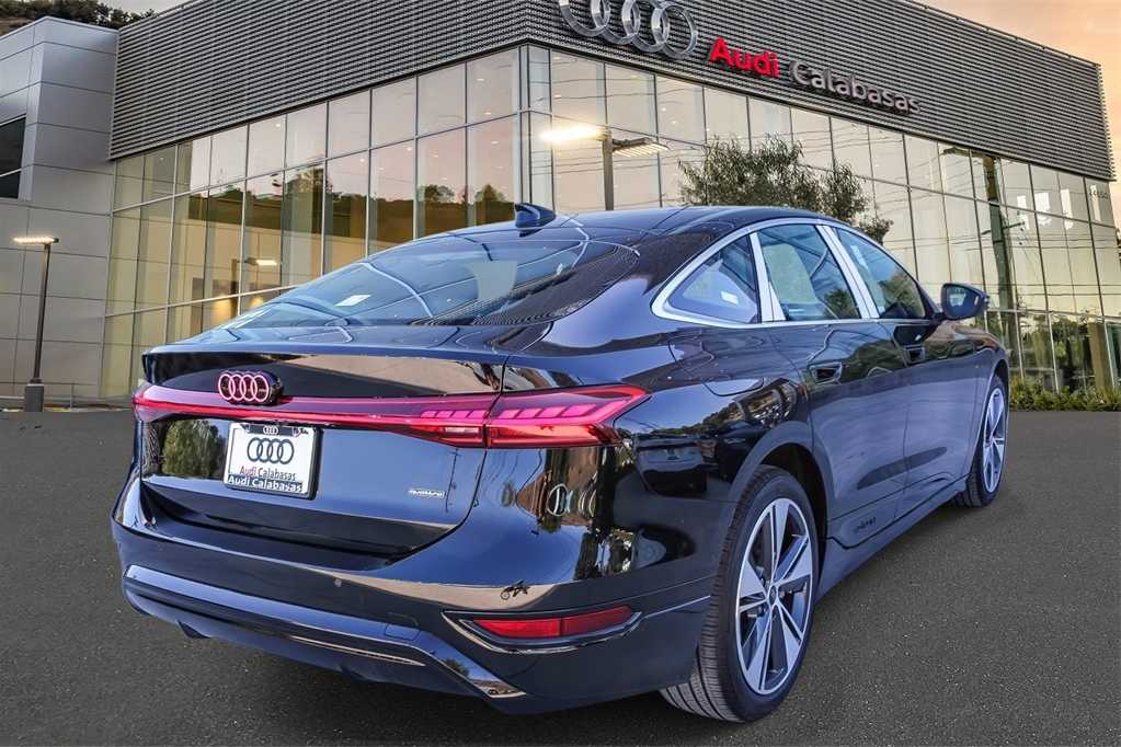 Thumbnail: 2025 Audi e-tron S - 4