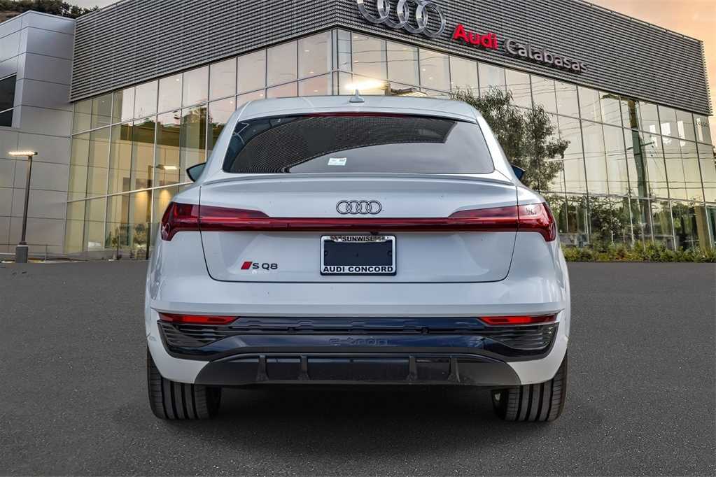 Thumbnail: 2024 Audi SQ8 e-tron - 5