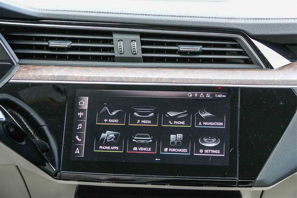 Thumbnail: 2019 Audi e-tron - 15