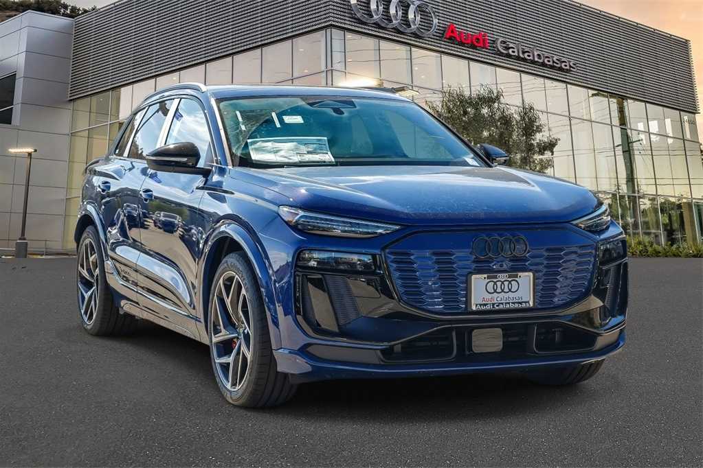 Thumbnail: 2025 Audi SQ6 e-tron - 3