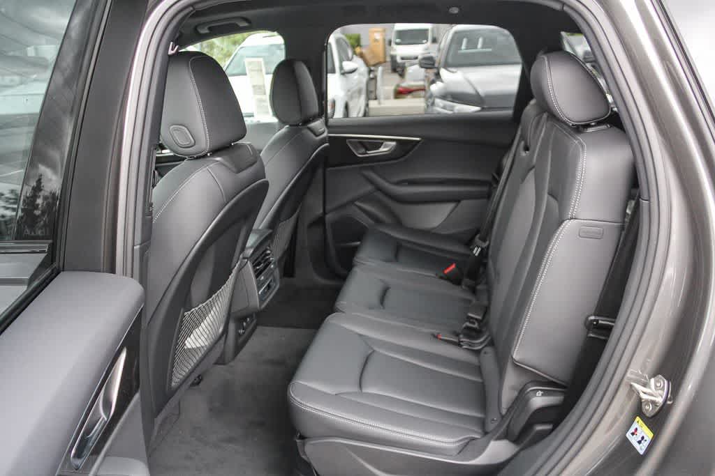 Thumbnail: 2026 Audi Q7 - 10