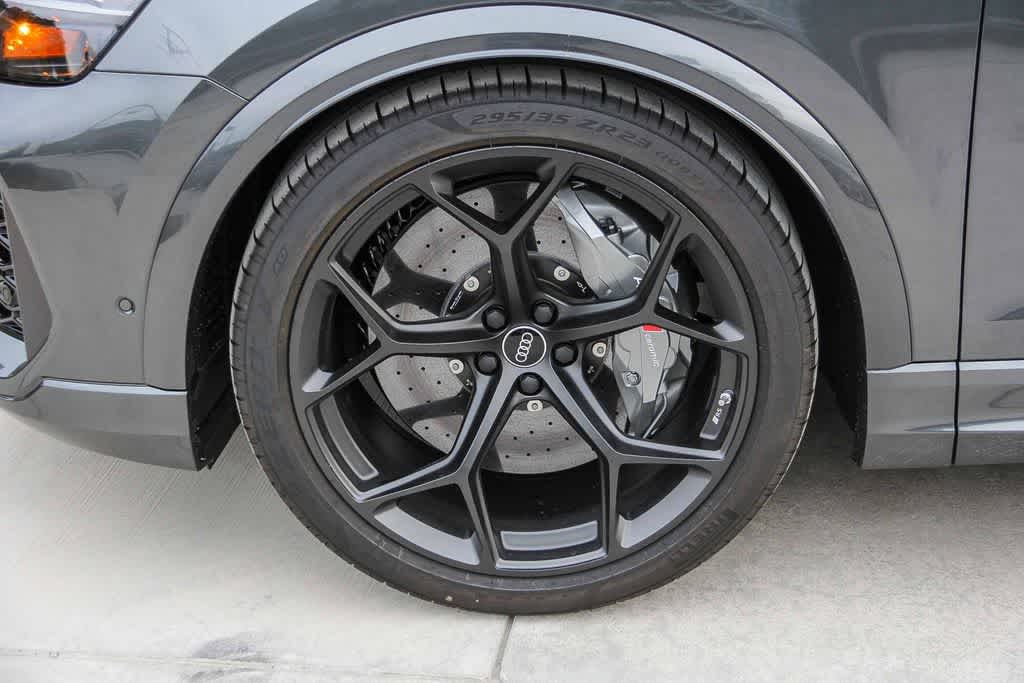 Thumbnail: 2026 Audi RS Q8 - 9