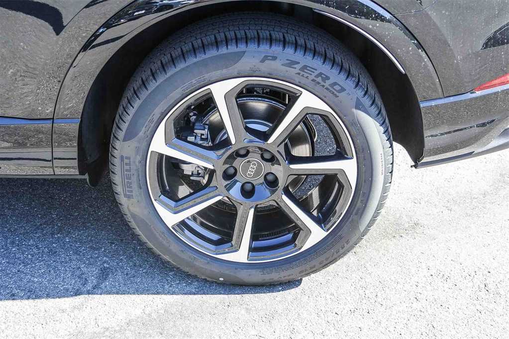 Thumbnail: 2025 Audi Q3 - 10