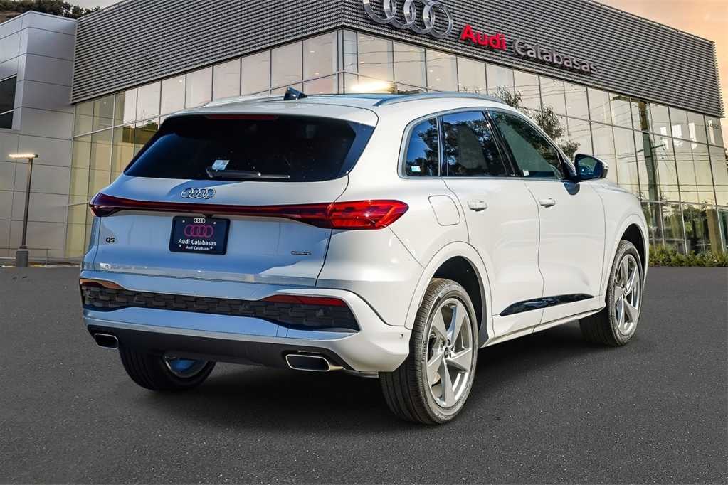 Thumbnail: 2025 Audi Q5 - 4