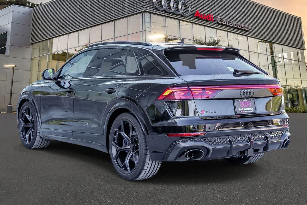 Thumbnail: 2026 Audi RS Q8 - 4