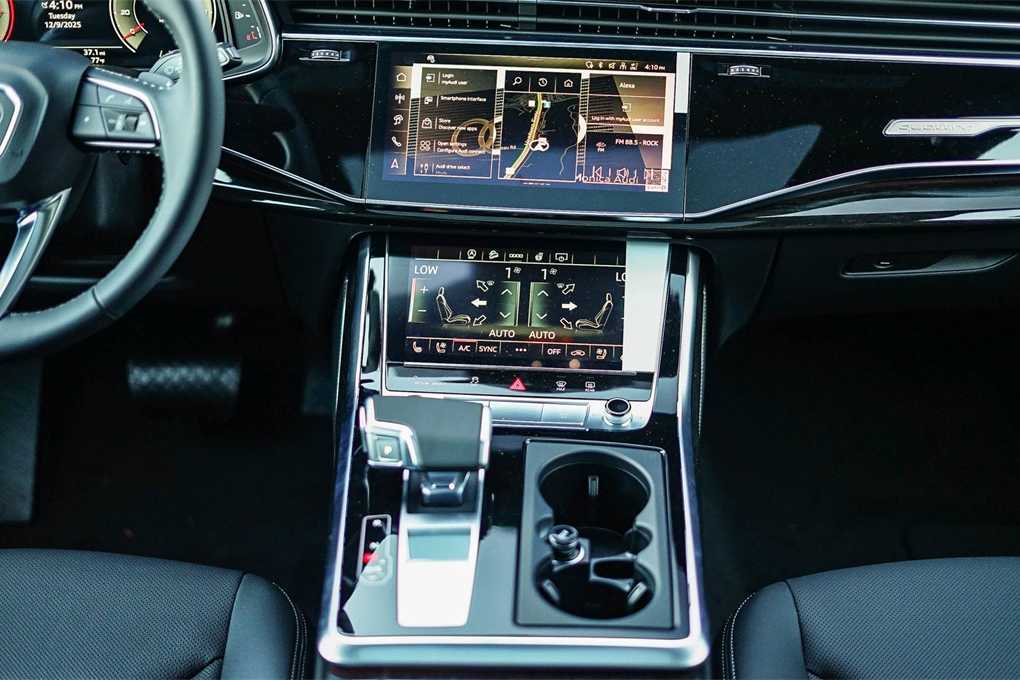 Thumbnail: 2026 Audi Q8 - 13