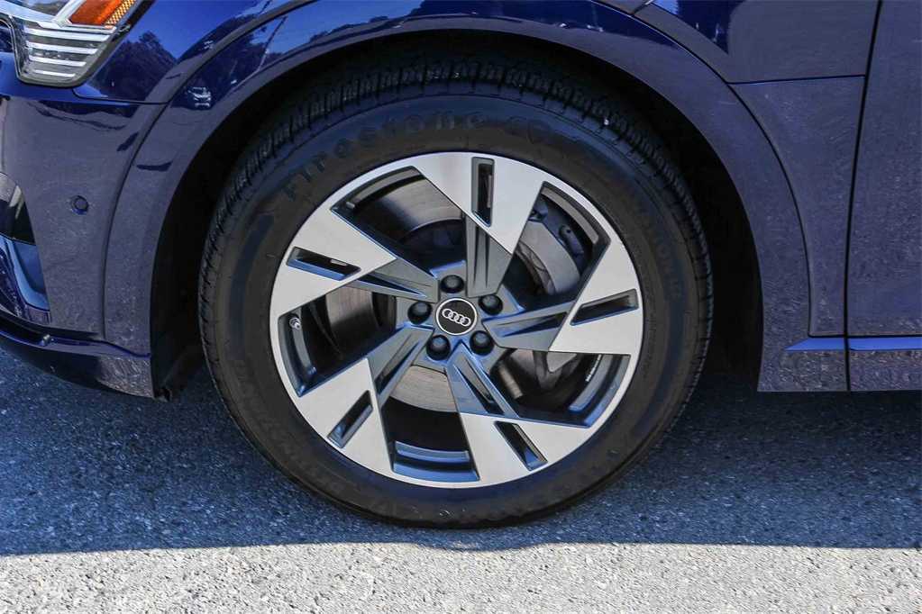 Thumbnail: 2022 Audi e-tron - 9