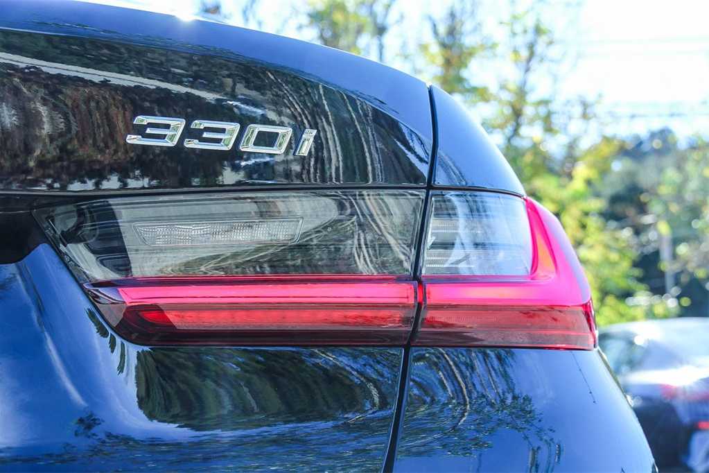 Thumbnail: 2022 BMW 3 Series - 11