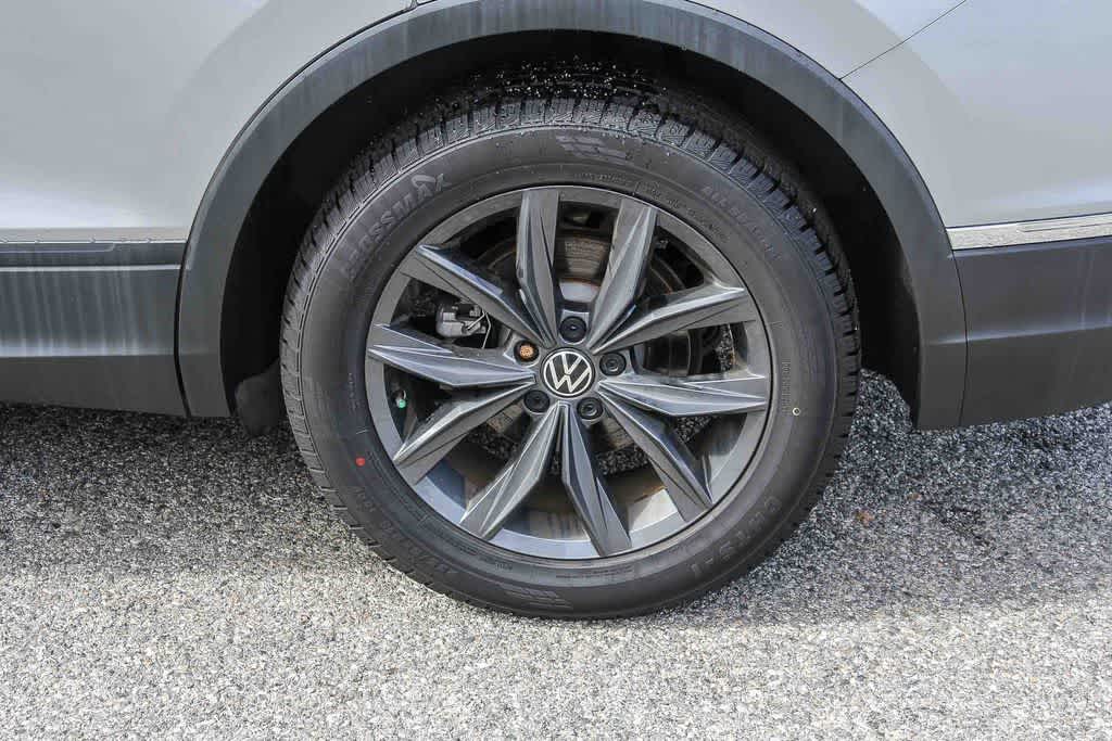Thumbnail: 2022 Volkswagen Tiguan - 10