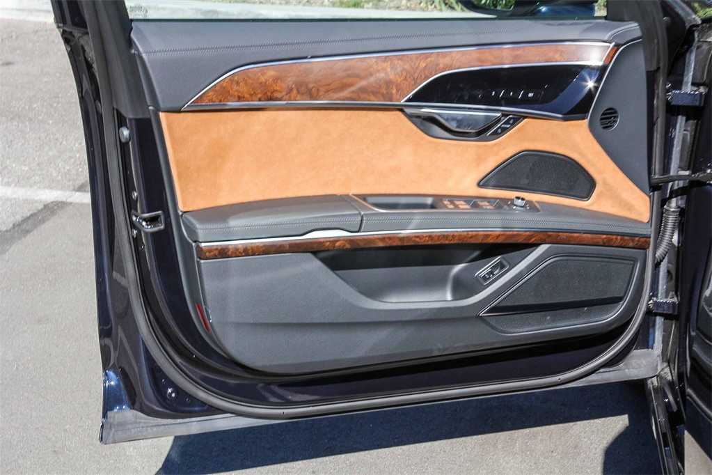 Thumbnail: 2025 Audi A8 - 22