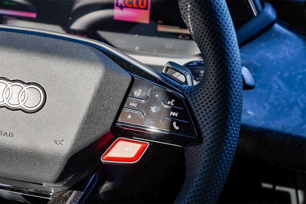 Thumbnail: 2026 Audi RS e-tron GT - 17