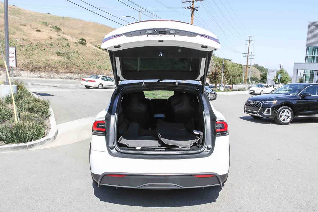 Thumbnail: 2022 Tesla Model X - 26